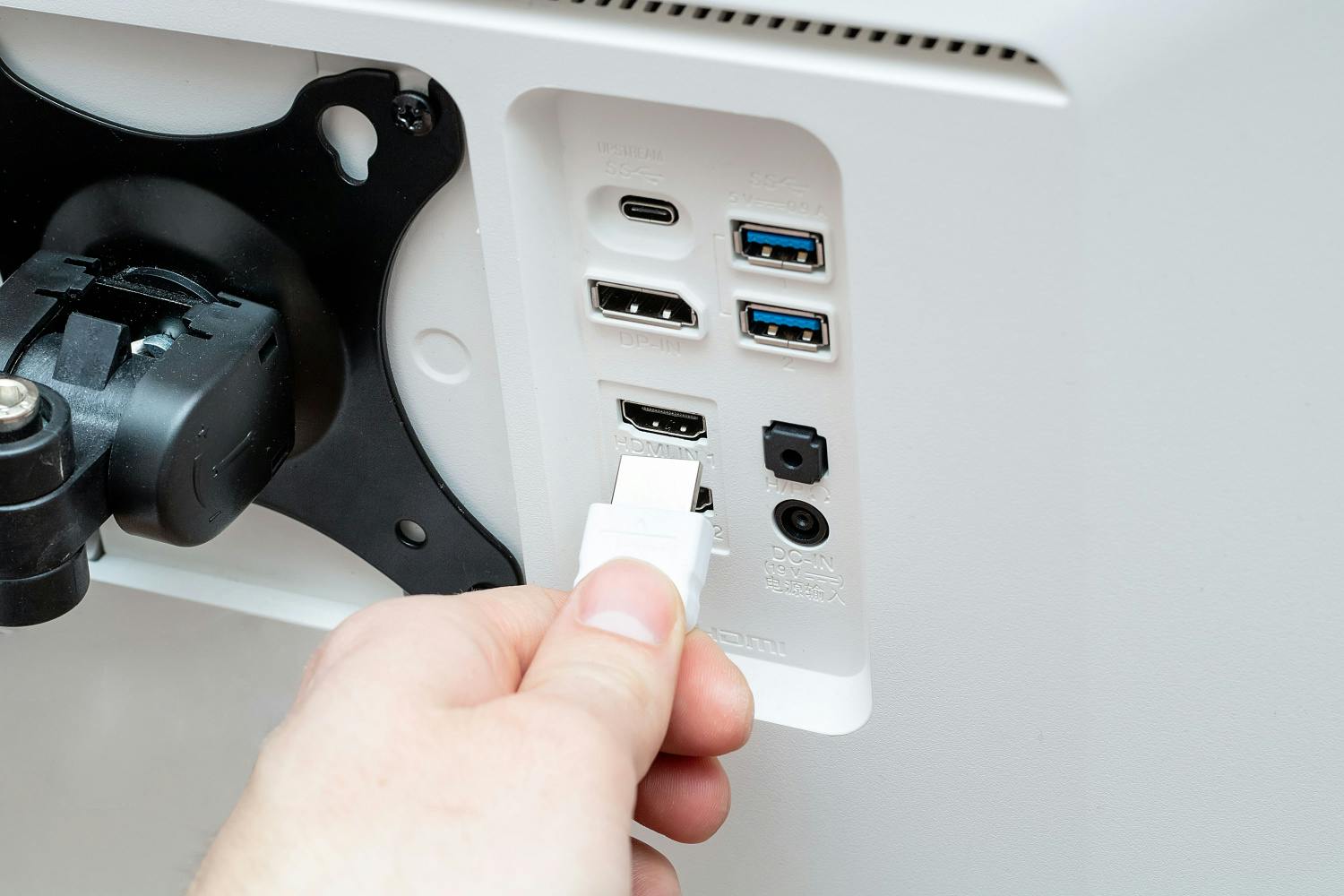 Ingång: Kontrollera skärmens ingångar, till exempel HDMI, Displayport eller DVI.